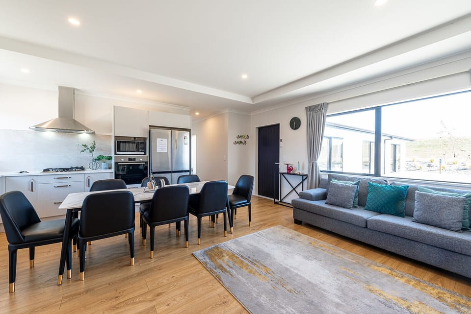 Matariki 4 - Kitchen & Dining