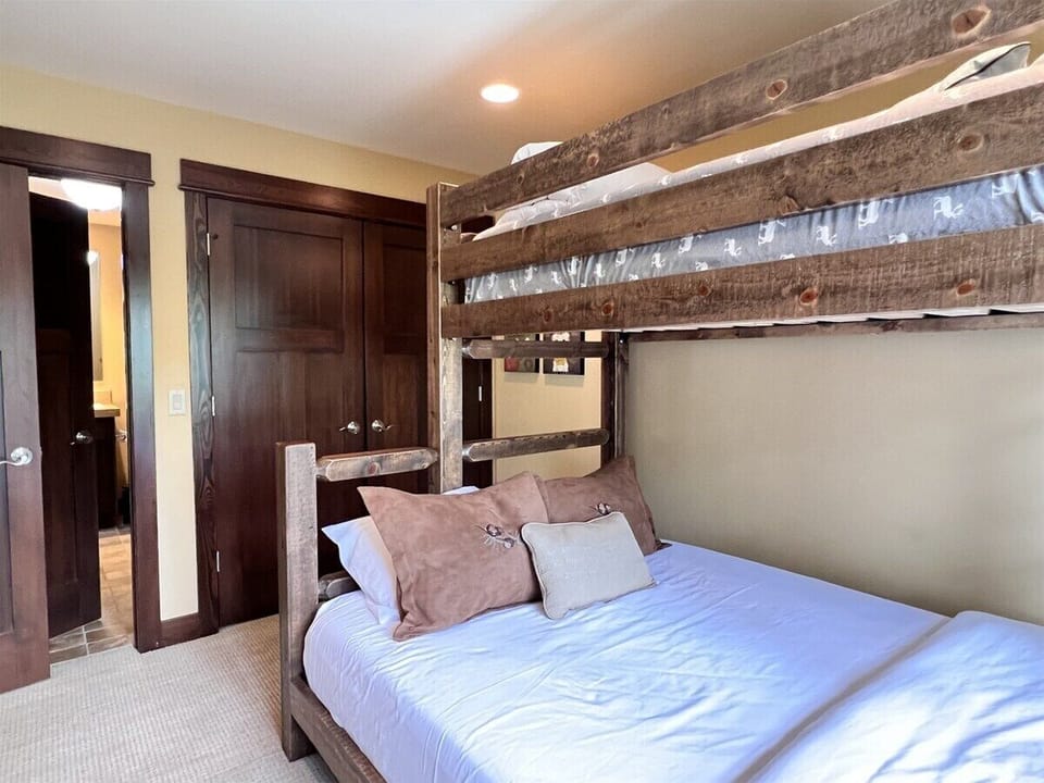 Bunk room
