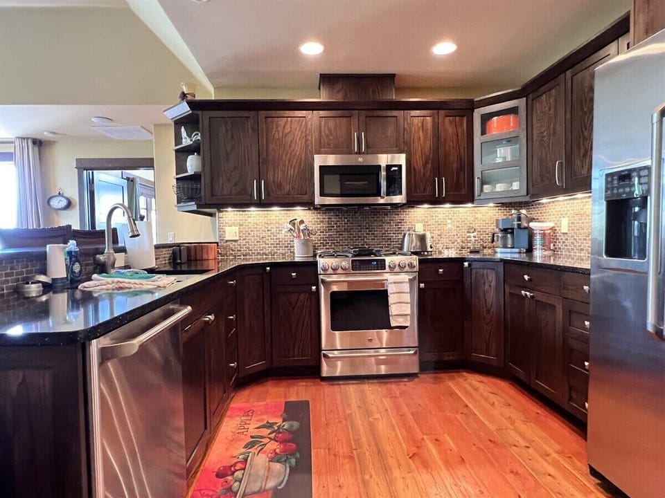 Nice stainless appliances in the kitchen