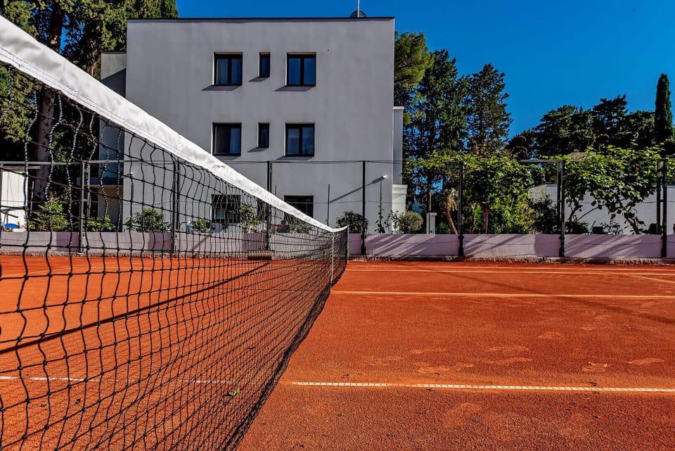 Sport court