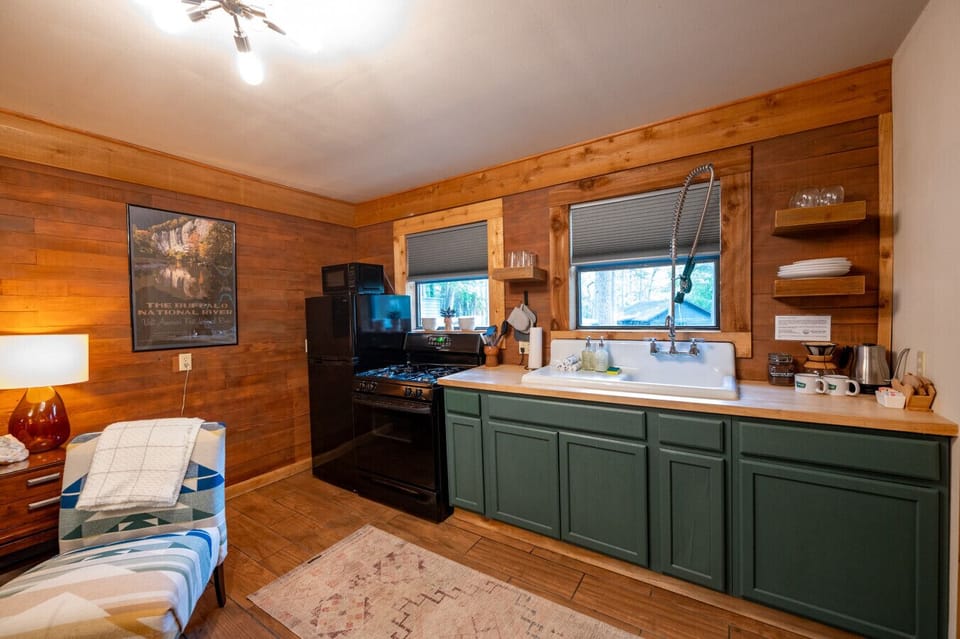 Full kitchen with everything you need to cook a meal