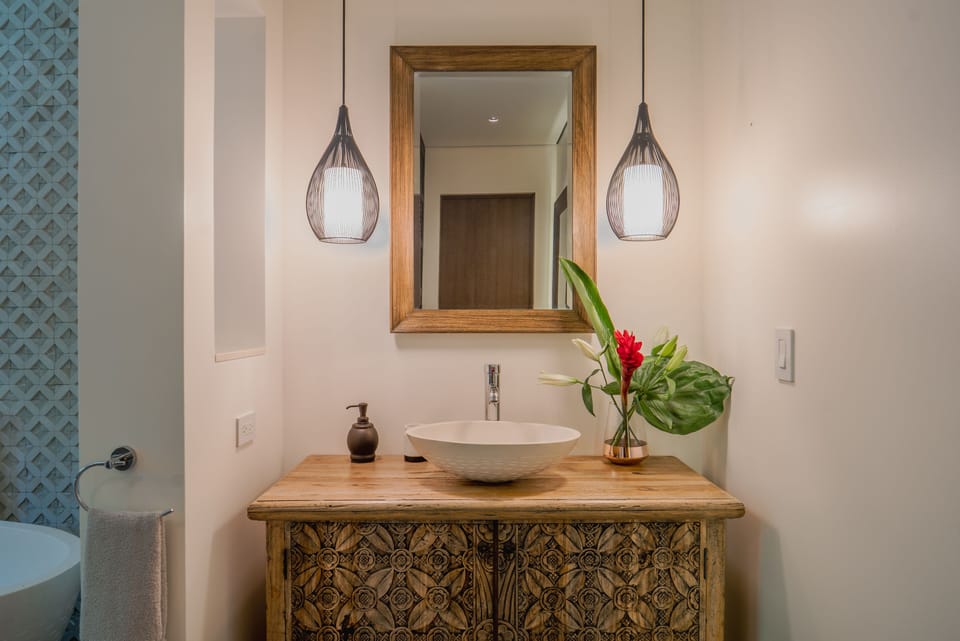 #1.Welcome to the master bathroom!