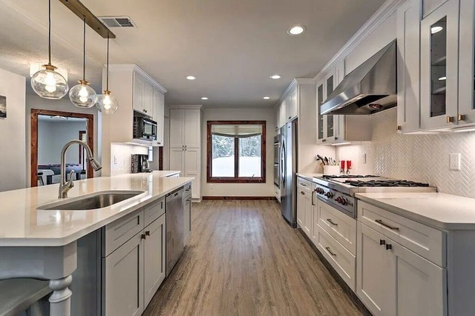 Kitchen has excellent space to cook and entertain