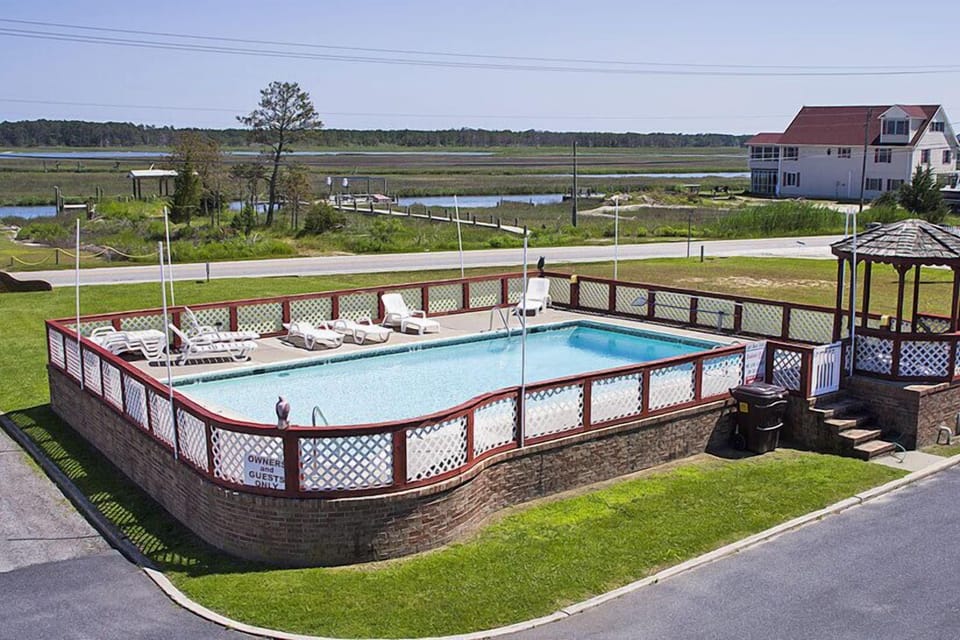 Seasonal Pool