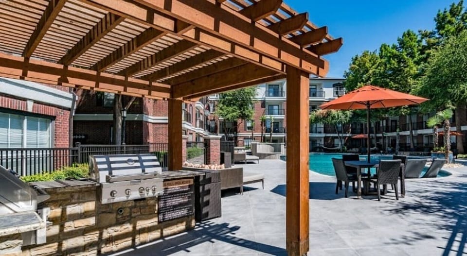 Outdoor Grill + BBQ Area