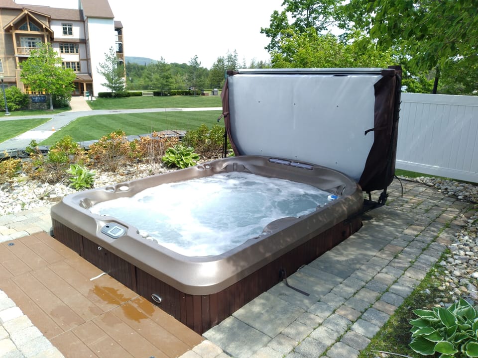 Large, secluded hot tub, separate from pool area