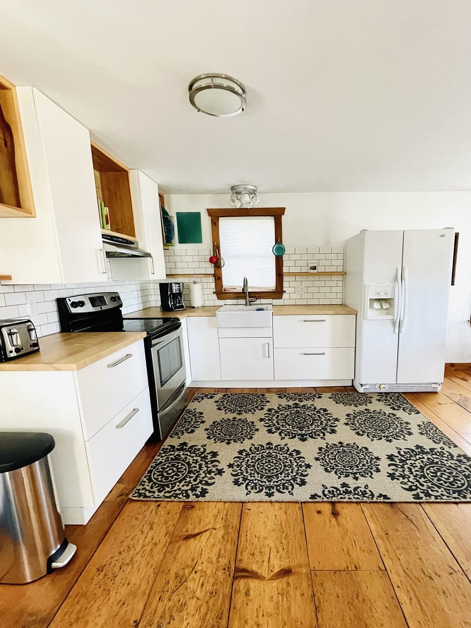 Fully equipped kitchen.