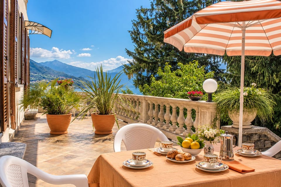 Palazzina GiardinoLago: Arancio by Lago Reisen Apartment in Domaso