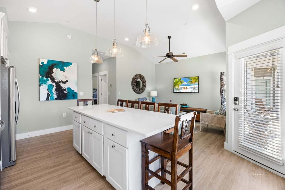 Dining/Kitchen