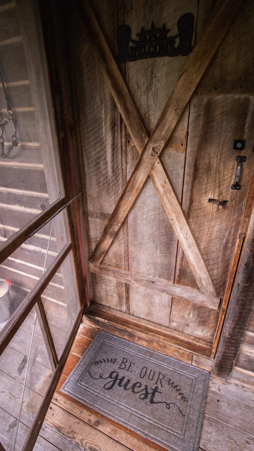 Locking door