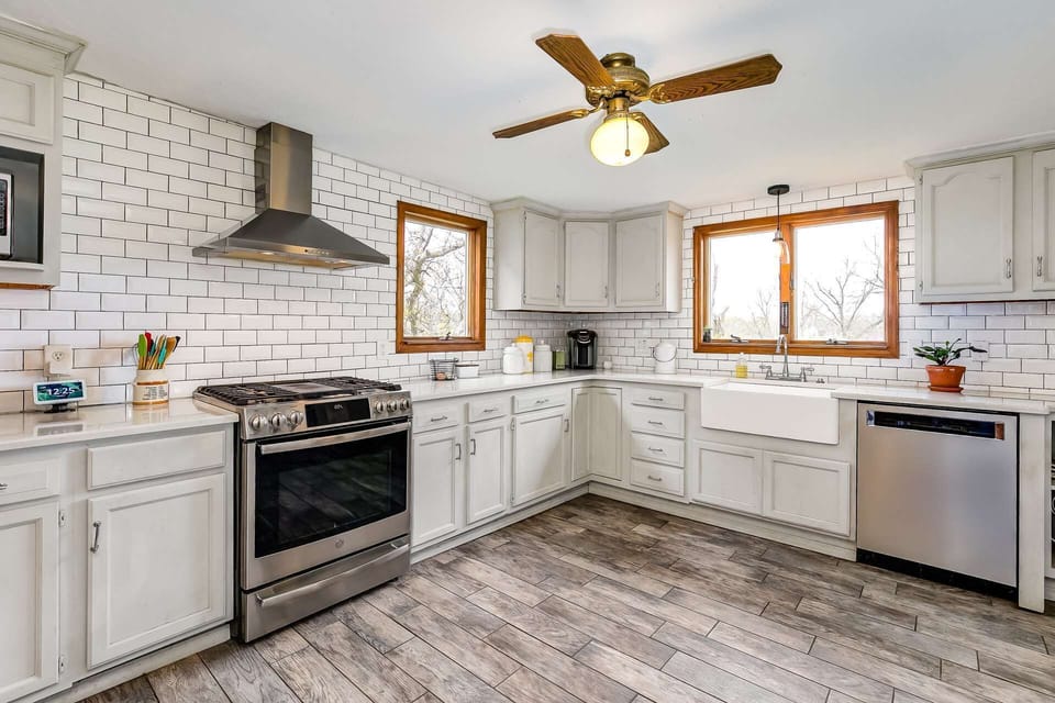 Quartz countertops in our full kitchen 