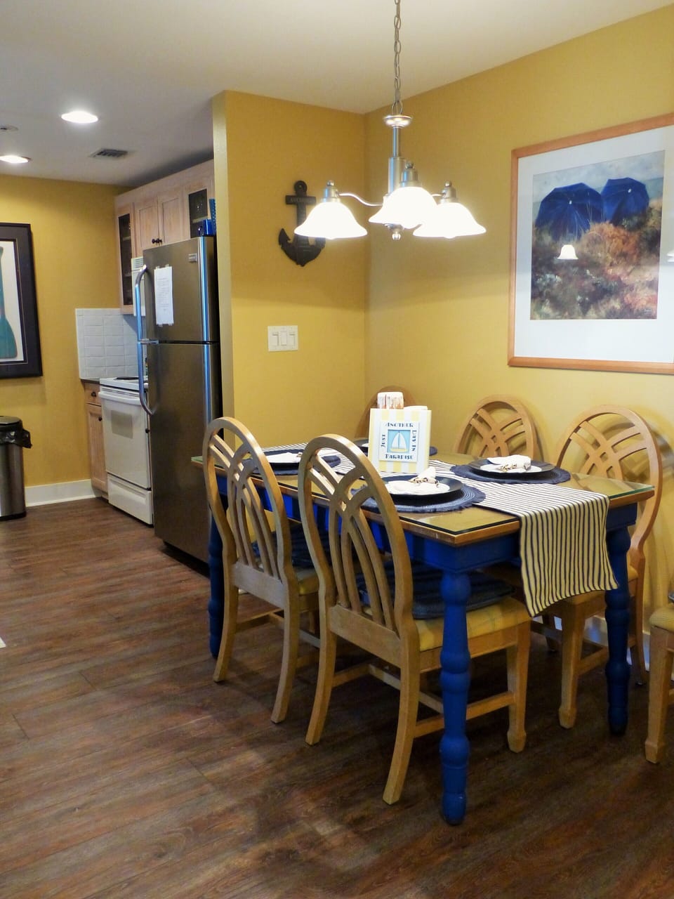 Dining area with six chairs