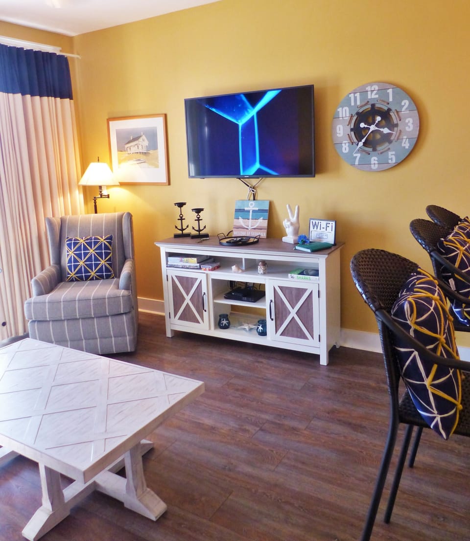Spacious living area with free wifi, board games and cable T.V.