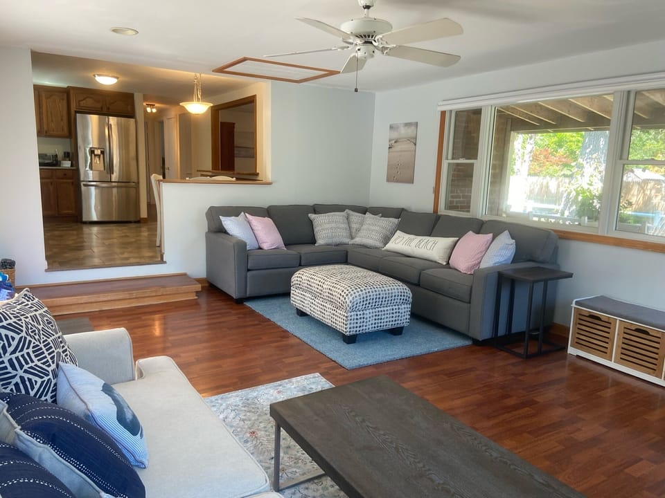 Open floor plan makes for easy entertaining and living.