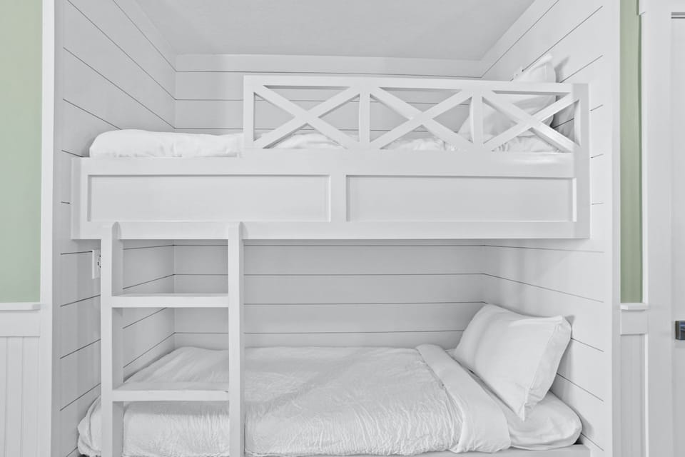 Bunk Alcove
