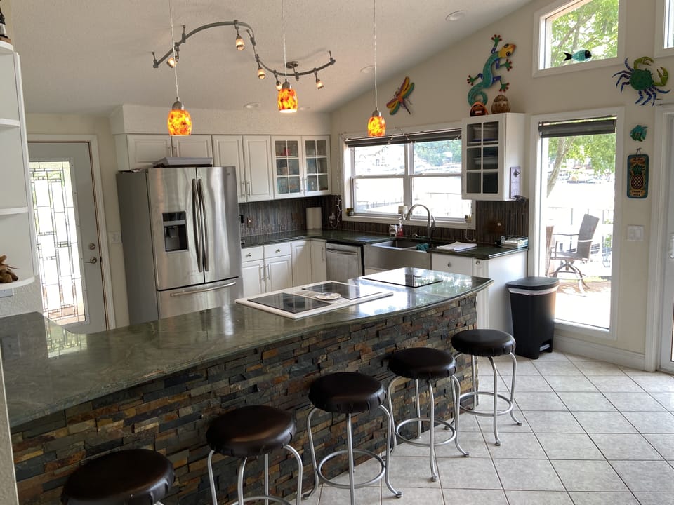 Look at this huge breakfast bar. 