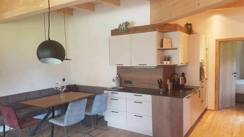 Esbbereich mit Küche