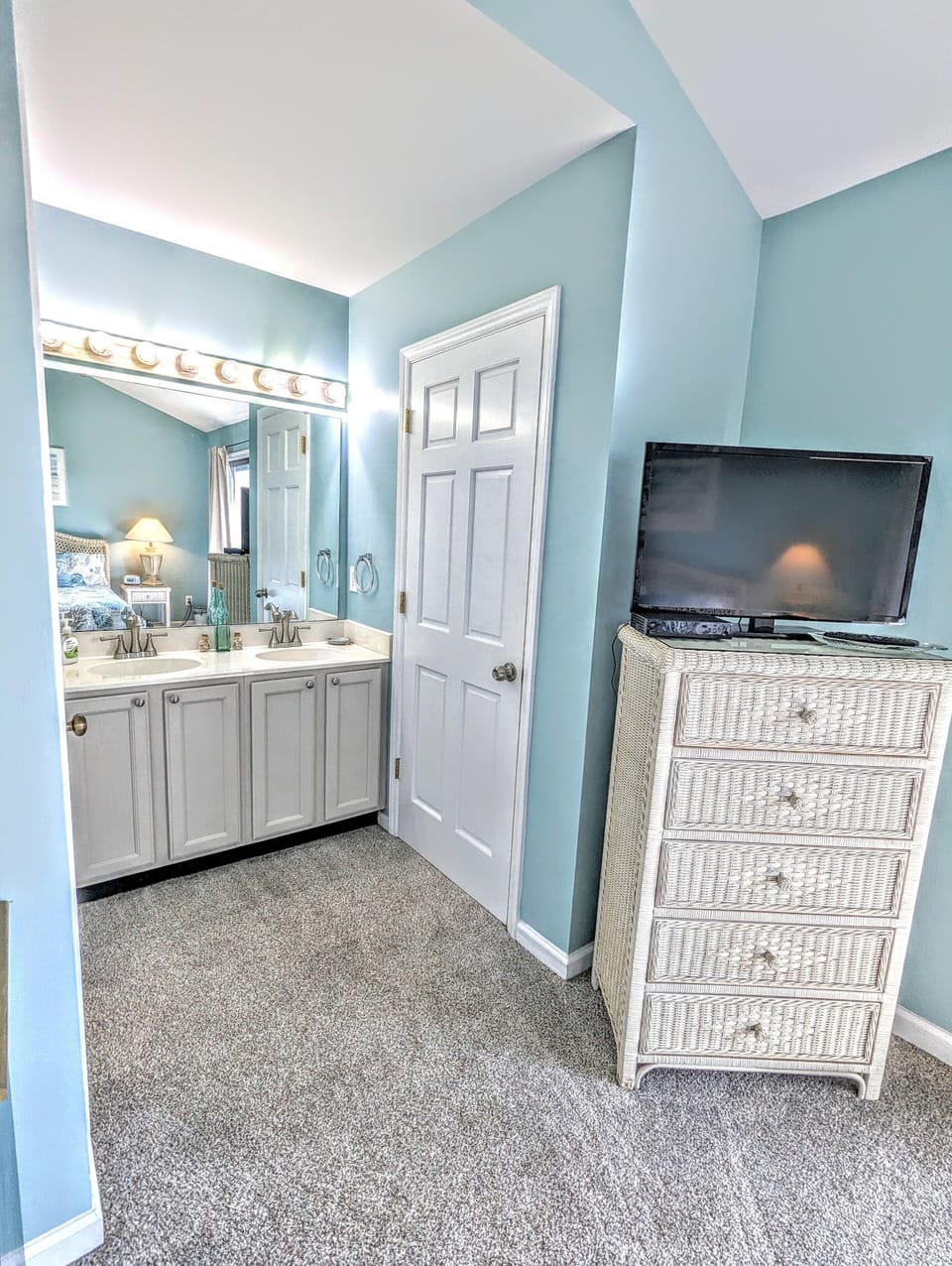 Master bath double sink vanity