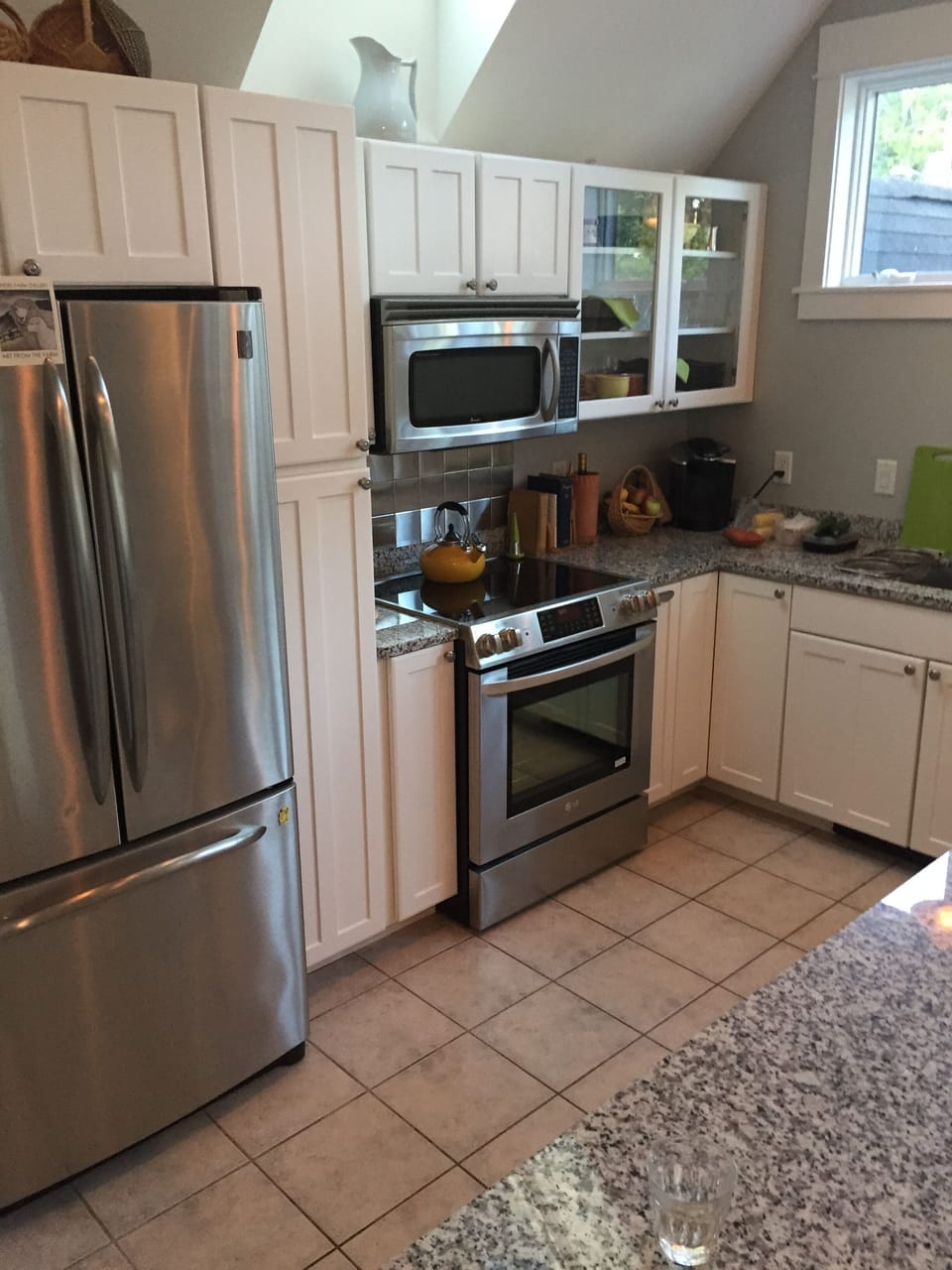 Fully applianced kitchen
