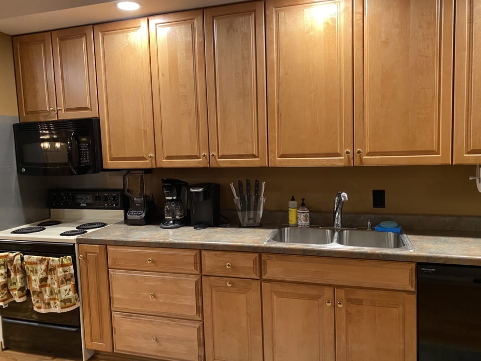 Keurig and regular coffee makers included