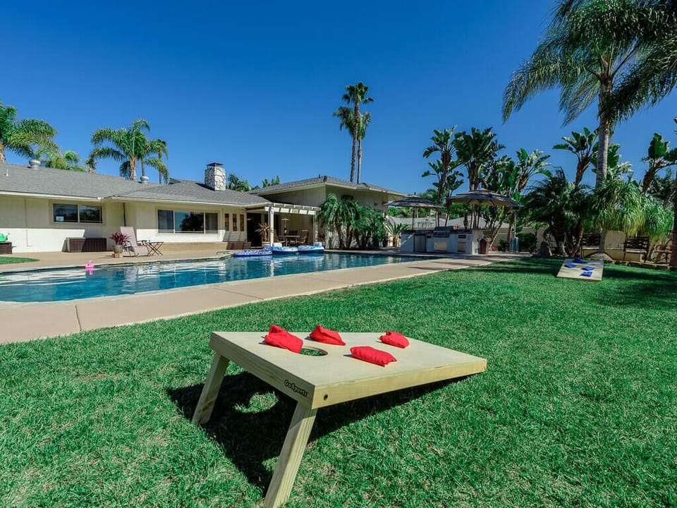 Grassy area to play