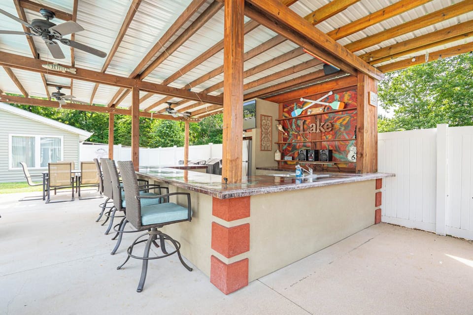 Backyard pool bar