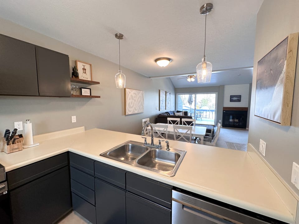 You can see it all from the kitchen! 