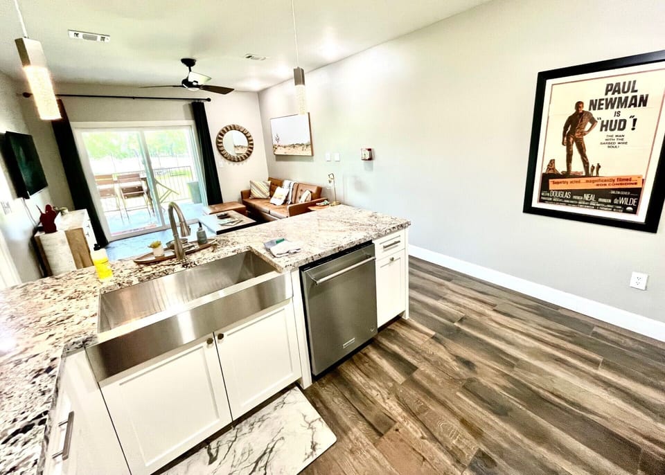 Gourmet Kitchen 