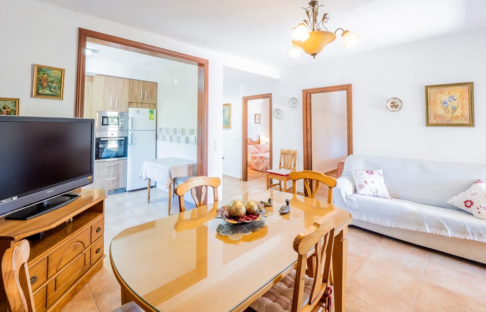 Enjoy the dining room of this rural house in Alhaurín el Grande