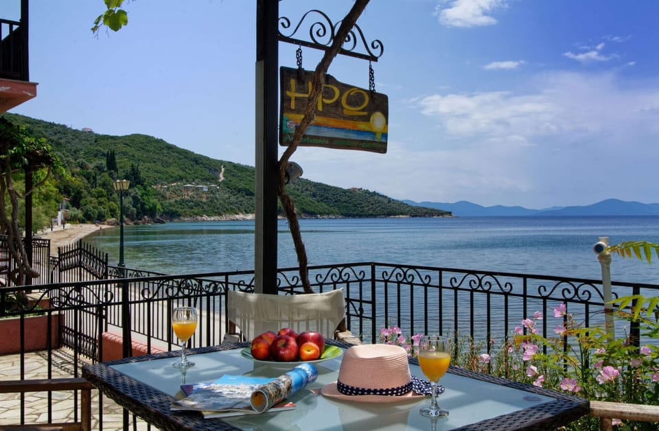 Exterior view App 1 balcony + Sea view
