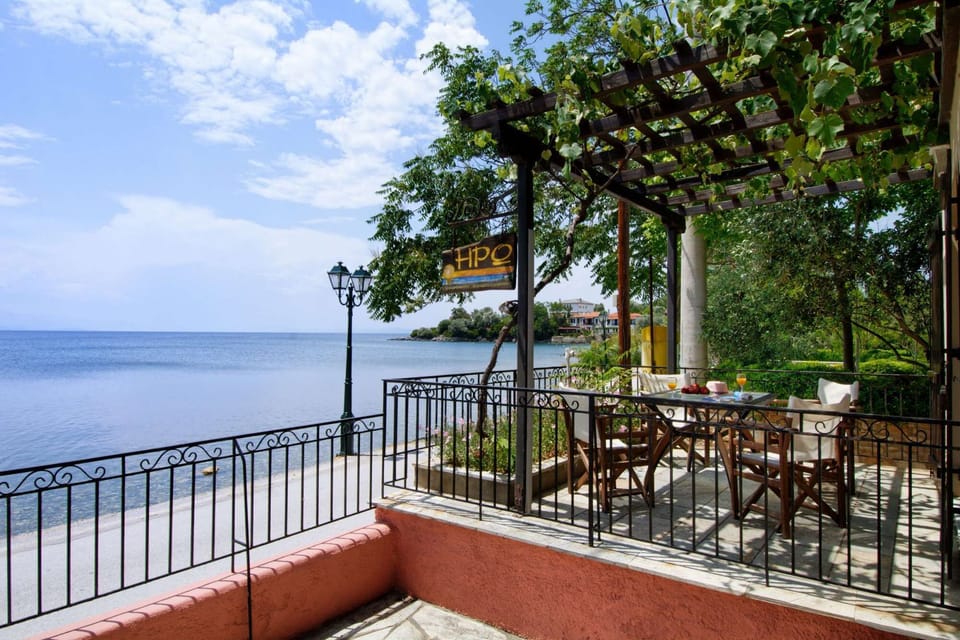 Exterior view App 1 balcony + Sea view