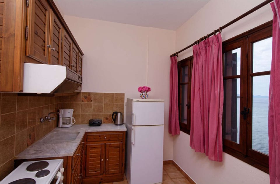 Kitchenette  #4-7