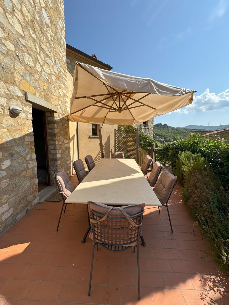 Outdoor dining