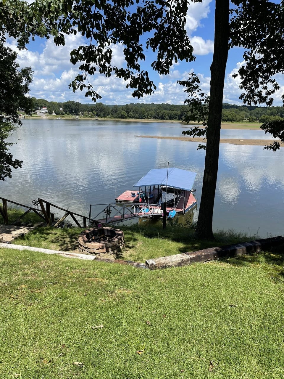 Only 23 steps to the lake!