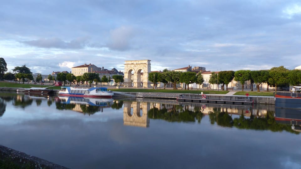 Saintes Town - 20mins drive