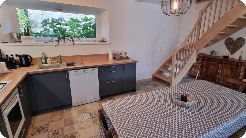 Gite Dordogne La Petite Clavelie Périgord vert maison de vacances 21 arondie