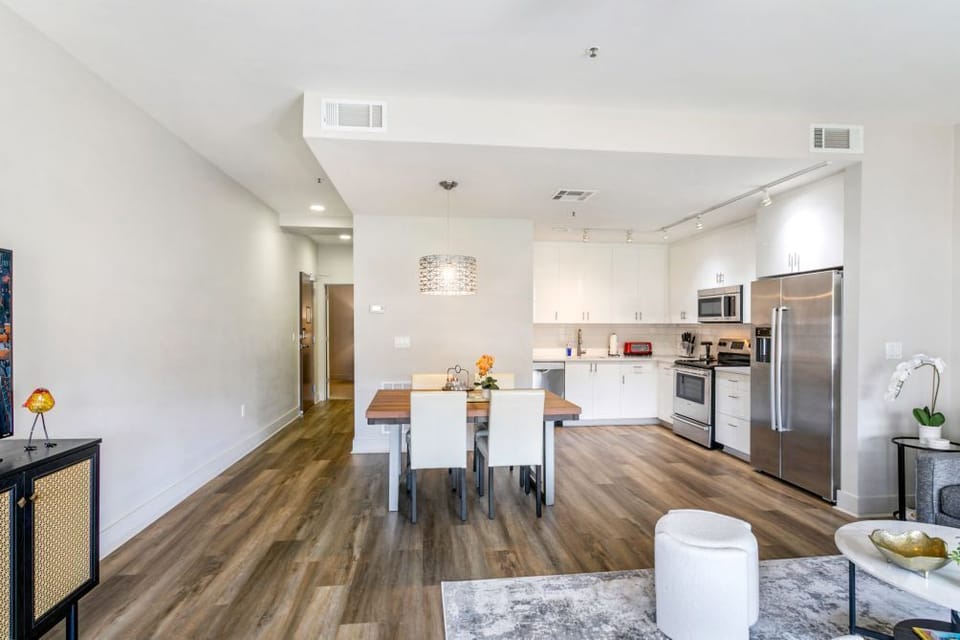 Living room/Dining area