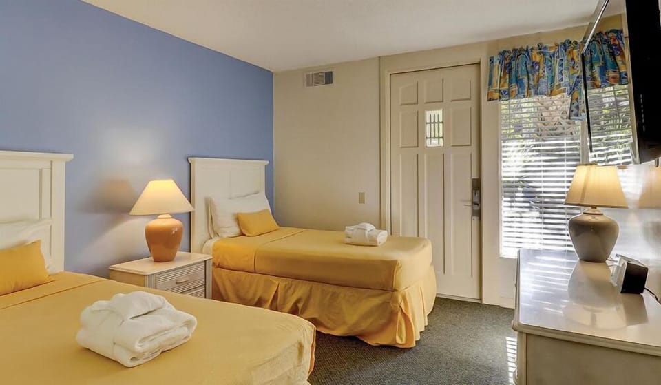 Unit with Twin Beds