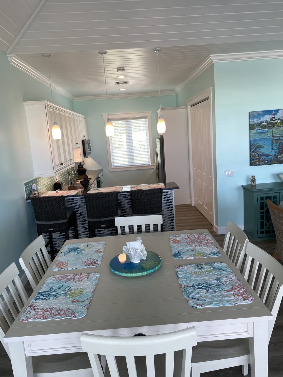 Kitchen and Dining - Seating for 9