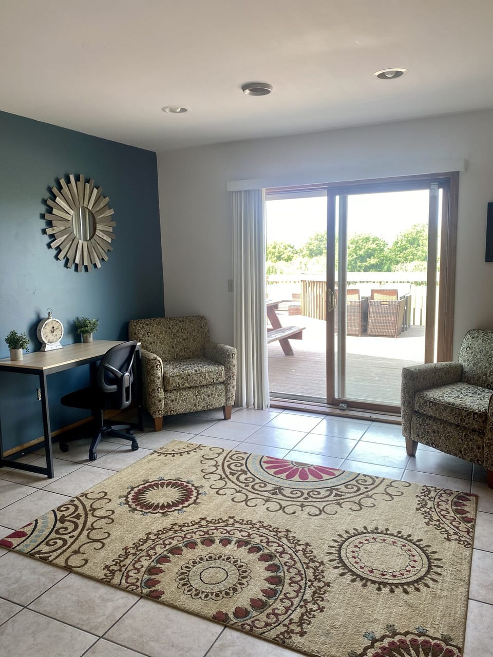 Office/Lounge 