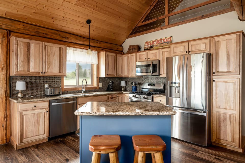 Full kitchen with everything you need to cook up a feast!