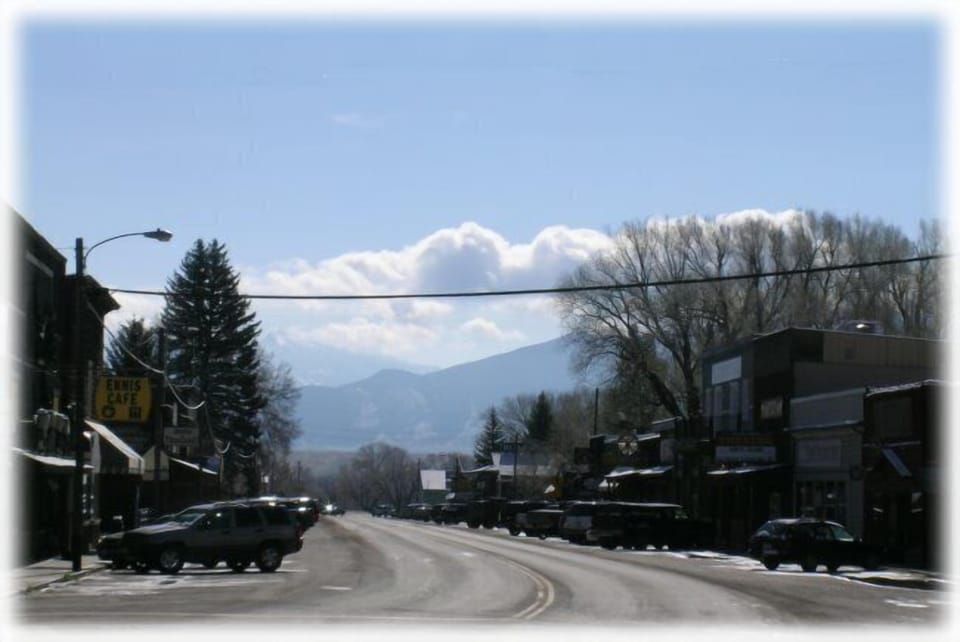 Street view of downtown Ennis!