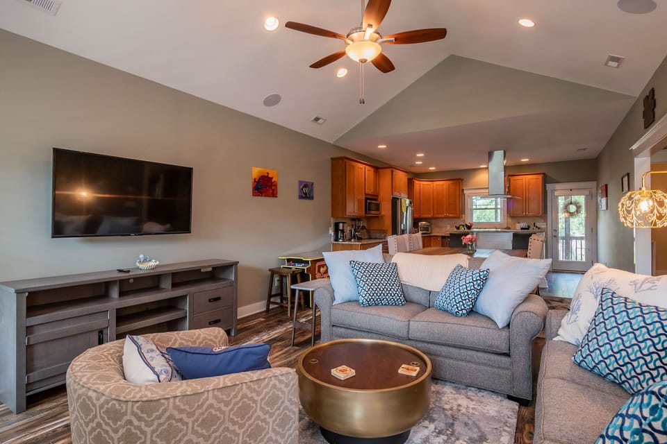 Living Area - West