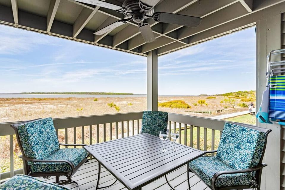 Oceanfront beach condo rental