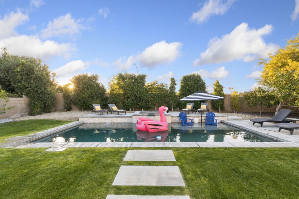 Pool fun! What are you waiting for? The pool is ready for you!