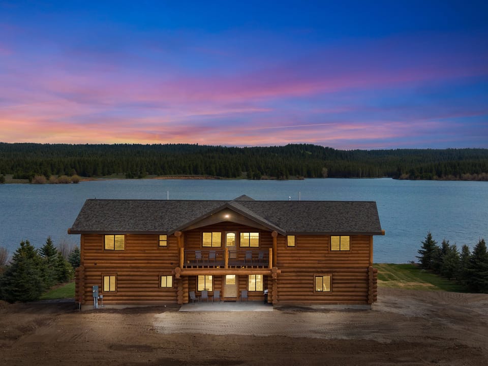 Stone Skipper Lodge ~ ample parking, green grass, and waterfront!
