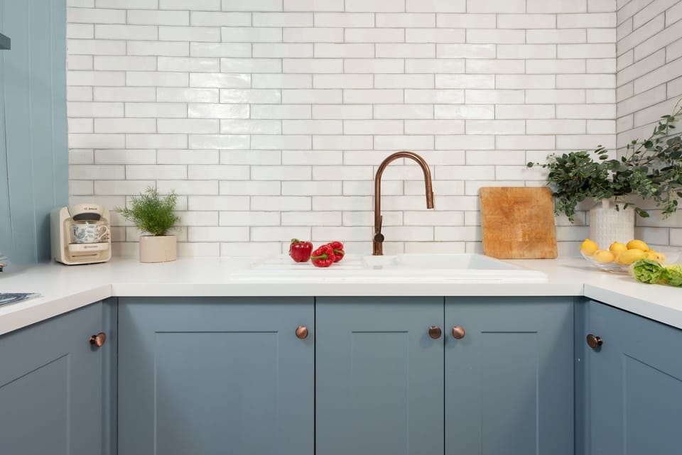 The sink and worktop - Azenor