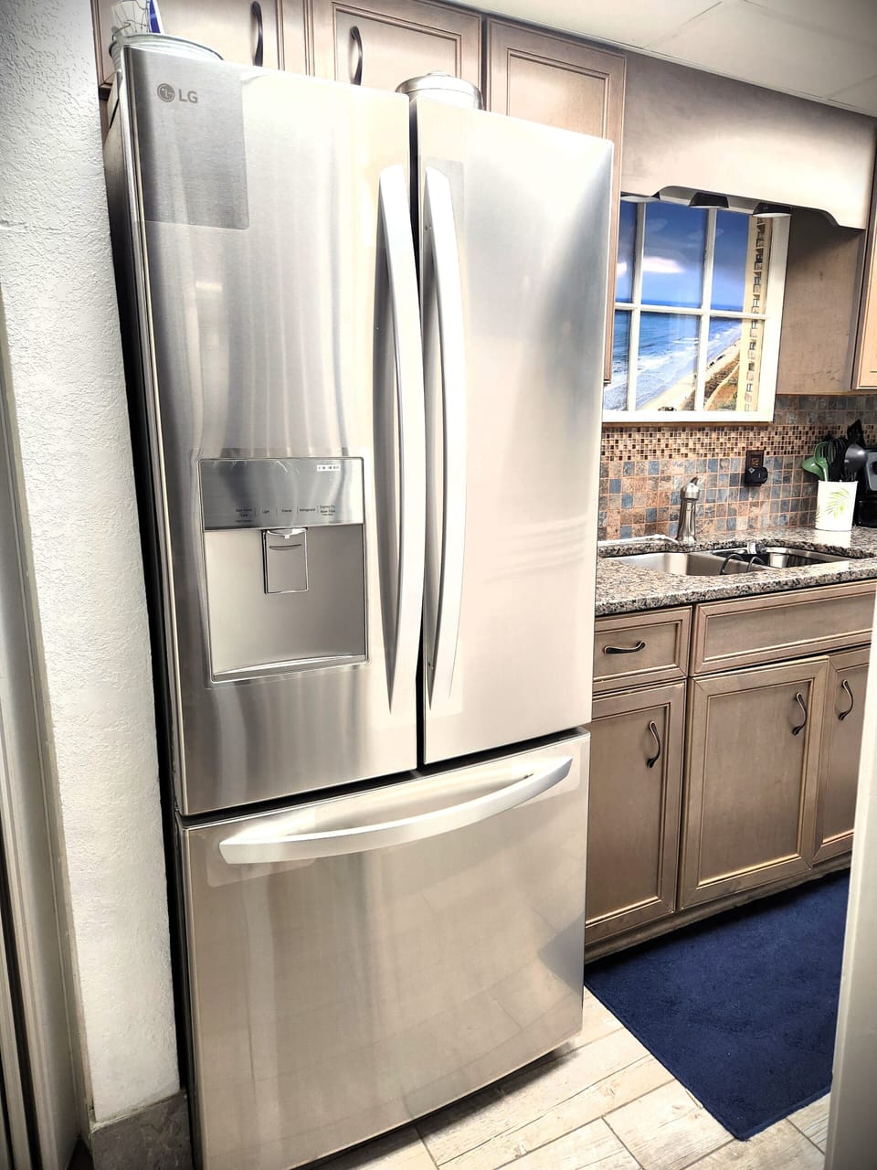 Exclusive Filtered water Fridge with Icemaker. No need to leave to get ice.