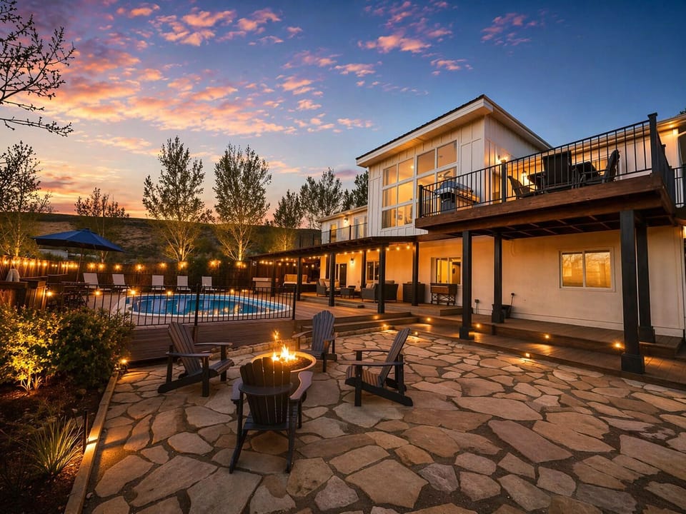 Outdoor Living Space with Fire Pit 