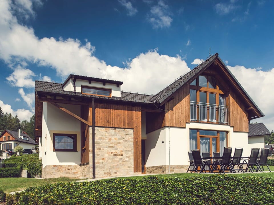 Sky, Plant, Cloud, Building, Window, Tree, Natural Landscape, Land Lot, House, Cottage